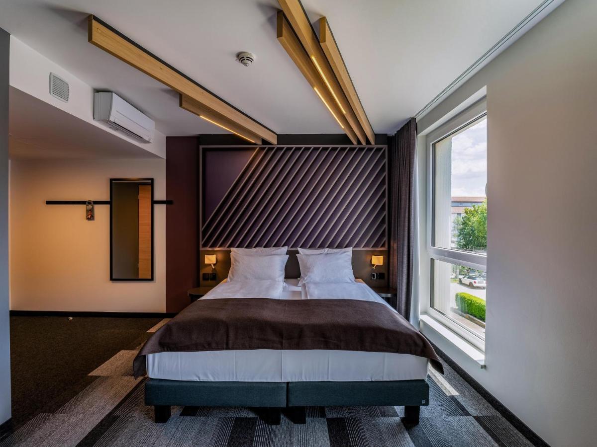 B&B Hotel วิลลิงเงน-ชเวนนิงเงน ภายนอก รูปภาพ